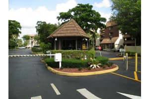 481 Ives Dairy Rd, Miami, FL 33179, Sold 06/29/16