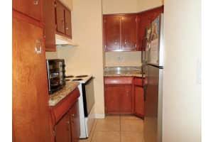 1430 Brickell Bay Dr, Miami, FL 33131, Sold 08/03/16