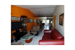 7647 NW 181st St, Hialeah, FL 33015, Sold 01/29/16