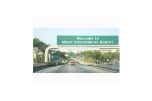 8261 NW 8th St, Miami, FL 33126, Sold 12/15/15