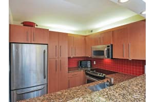 345 Ocean Dr, Miami Beach, FL 33139, Sold 01/12/16