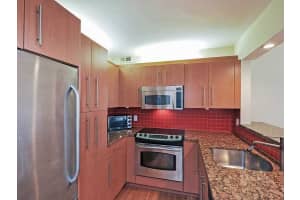 345 Ocean Dr, Miami Beach, FL 33139, Sold 01/12/16