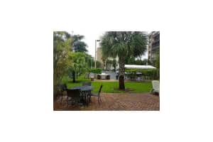 900 NE 195th St, Miami, FL 33179, Sold 08/10/16