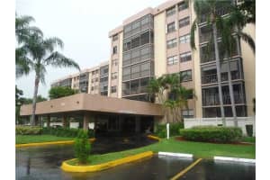 900 NE 195th St, Miami, FL 33179, Sold 08/10/16