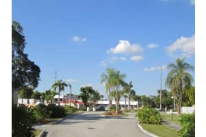 7235 SW 94th Pl APT J5, Miami, FL 33173, Sold 01/07/16