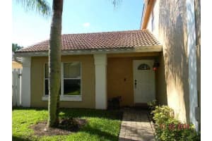 9585 NW 9th Ct, Plantation, FL 33324, Sold 04/29/16