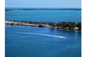 Add Building Entrance, 2127 Brickell Ave, Miami, FL 33129, Sold 08/05/16