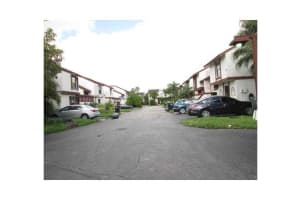 9720 NW 4th Ln, Miami, FL 33172, Sold 12/28/15