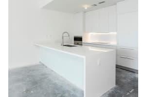 801 South Pointe Dr, Miami Beach, FL 33139, Sold 04/27/16