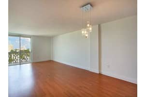 1020 Meridian Ave, Miami Beach, FL 33139, Sold 01/26/16