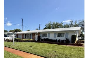 24 Pinetree Circle, Tequesta, Fl 33469, Tequesta