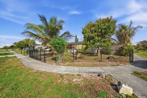 721 Dogwood Road, West Palm Beach, FL 33409 - MLS#B26000027