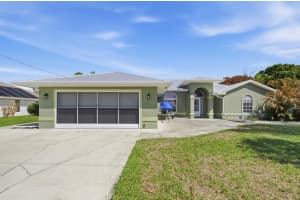 2537 SE Hallahan, Port St. Lucie, FL 34952, Port Saint Lucie, FL 34952 - MLS#B26000033