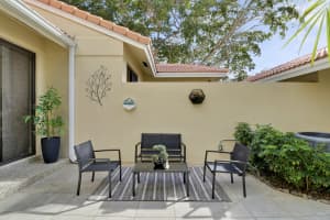 204 Old Meadow Way, Palm Beach Gardens, FL 33418 - MLS#B26000035