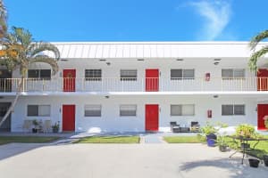 402 Lake Shore Drive, West Palm Beach, FL 33403 - MLS#B26000045