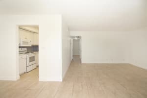 402 Lake Shore Drive, West Palm Beach, FL 33403 - MLS#B26000045