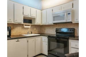 4751 NW 21st 303, Lauderhill, FL 33313, Lauderhill, FL 33313 - MLS#B26000047