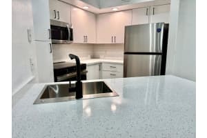 3370 Pinewalk Dr Drive, Margate, FL 33063 - MLS#B26000068