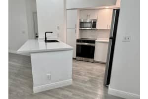 3370 Pinewalk Dr Drive, Margate, FL 33063 - MLS#B26000068