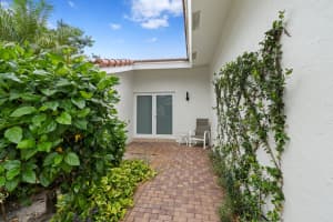 925 Foxpointe Circle, Delray Beach, FL 33445 - MLS#B26000078