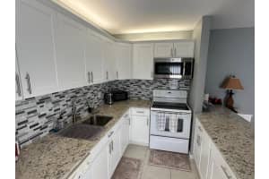 304 Miramar Lane, Palm Beach Gardens, FL 33410 - MLS#B26000137