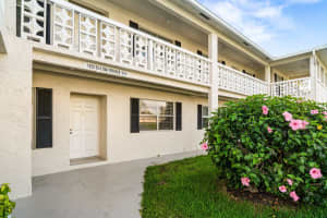 1020 Silk Oak Terrace, Delray Beach, FL 33445 - MLS#B26000179