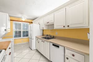 1020 Silk Oak Terrace, Delray Beach, FL 33445 - MLS#B26000179