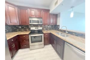 3020 32nd Avenue, Fort Lauderdale, FL 33308 - MLS#B26000197