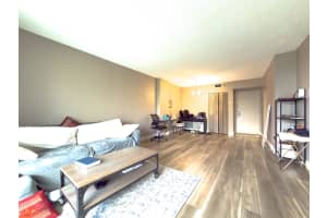 919 Hillcrest Drive, Hollywood, FL 33021 - MLS#B26000209