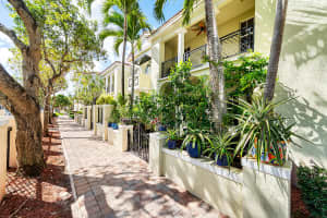 704 83rd Place, Boca Raton, FL 33487 - MLS#B26000232