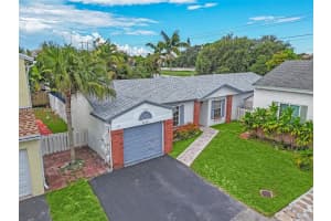535 Radford Terrace, Davie, FL 33325 - MLS#B26000235