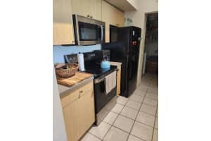 519 Villa Circle, Boynton Beach, FL 33435 - MLS#B26000254