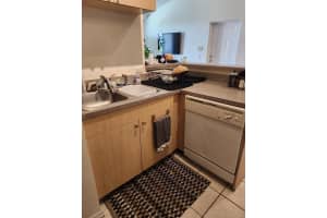 519 Villa Circle, Boynton Beach, FL 33435 - MLS#B26000254