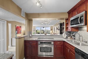 3520 Oaks Way, Pompano Beach, FL 33069 - MLS#B26000269