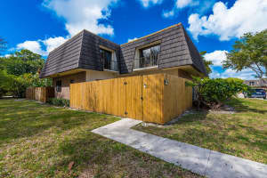 4572 Cherry Rd, West Palm Beach, FL 33417, West Palm Beach, FL 33417 - MLS#B26000404