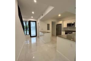 4110 Oak Place, Davie, FL 33314 - MLS#B26000430