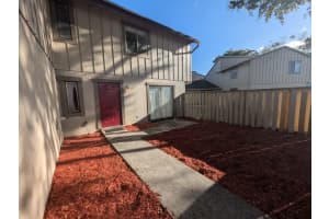 5702 Nw 22nd Court 28-b, Lauderhill, Fl 33313, Lauderhill