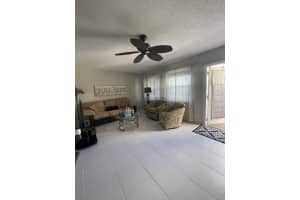 427 Grantham B, Deerfield Beach, FL 33442, Deerfield Beach, FL 33442 - MLS#B26000454
