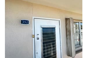 352 Southampton C, West Palm Beach, FL 33417, West Palm Beach, FL 33417 - MLS#B26000539