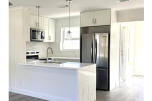 442 14th Court, Pompano Beach, FL 33060 - MLS#B26000578