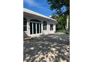 16730 Griffin Road, Southwest Ranches, FL 33331 - MLS#B26000623