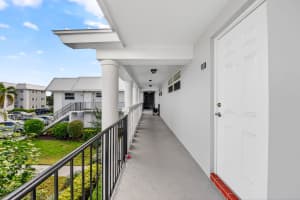 18 Colonial Club Drive, Boynton Beach, FL 33435 - MLS#B26000624