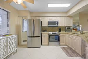 2334 S Cypress Bend Dr 308, Pompano Beach, FL 33069, Pompano Beach, FL 33069 - MLS#B26000661