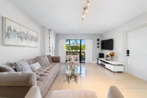 702 Sunny Pine Way, Greenacres, FL 33415 - MLS#B26000705