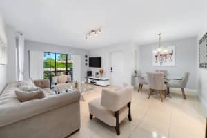 702 Sunny Pine Way, Greenacres, FL 33415 - MLS#B26000705