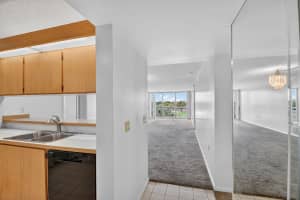 2421 Village Blvd, West Palm Beach, FL 33409, West Palm Beach, FL 33409 - MLS#B26000726