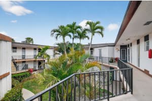 4 Greenway Vlg Village, Royal Palm Beach, FL 33411 - MLS#B26000765