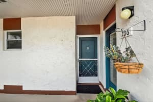 4 Greenway Vlg Village, Royal Palm Beach, FL 33411 - MLS#B26000765