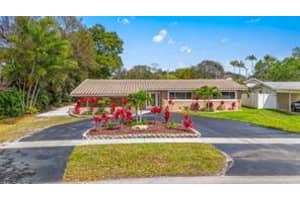 5581 SW 13th St, Plantation, FL 33317, Plantation, FL 33317 - MLS#B26000829