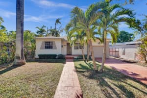 130 NE 49th St, Miami, FL 33137, Miami, FL 33137 - MLS#B26000841